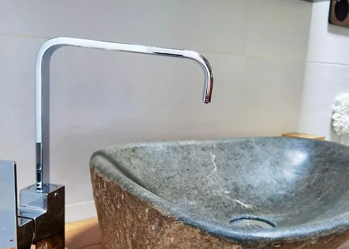 Eigon 3* 포사다 데 발데온